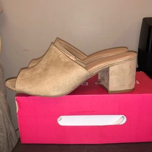 Suede nude tan mules